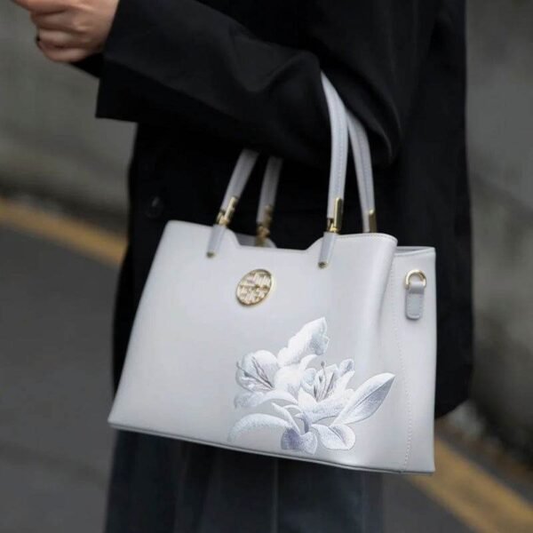 刺繍_レザー_アザレア_レディース_トートバッグ_-_SinoCultural-2470100 Embroidery_Leather_Azalea_Women_Tote_Bag_-_SinoCultural-2470100
