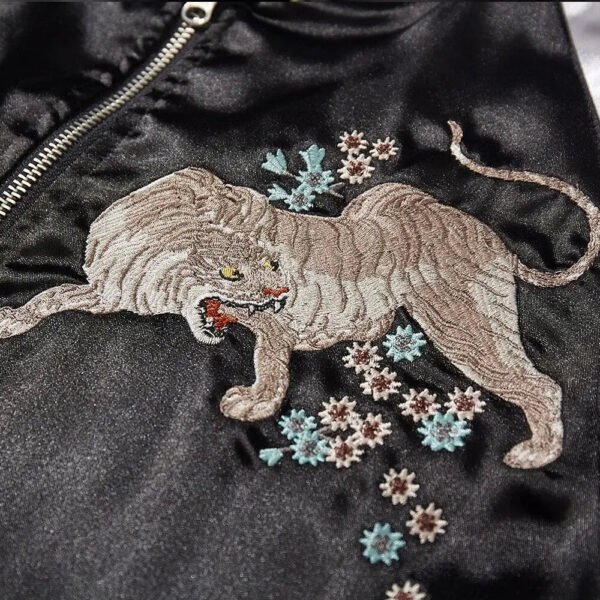 embroidered-sukajan-tiger-design-kasutamu_5 embroidered-sukajan-tiger-design-kasutamu_5